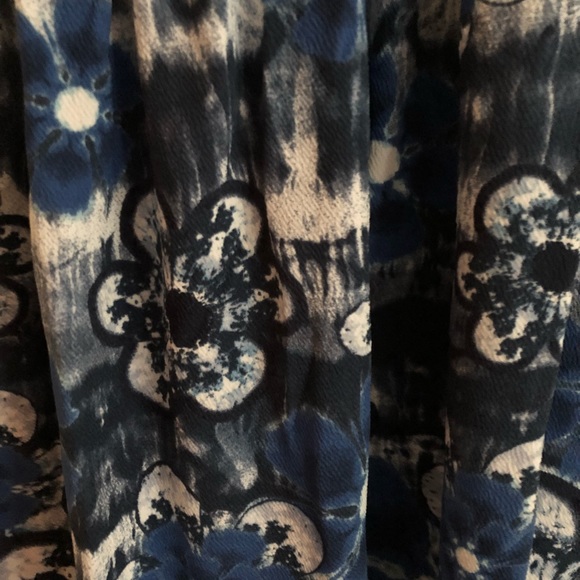 LuLaRoe Amelia - Picture 2 of 2